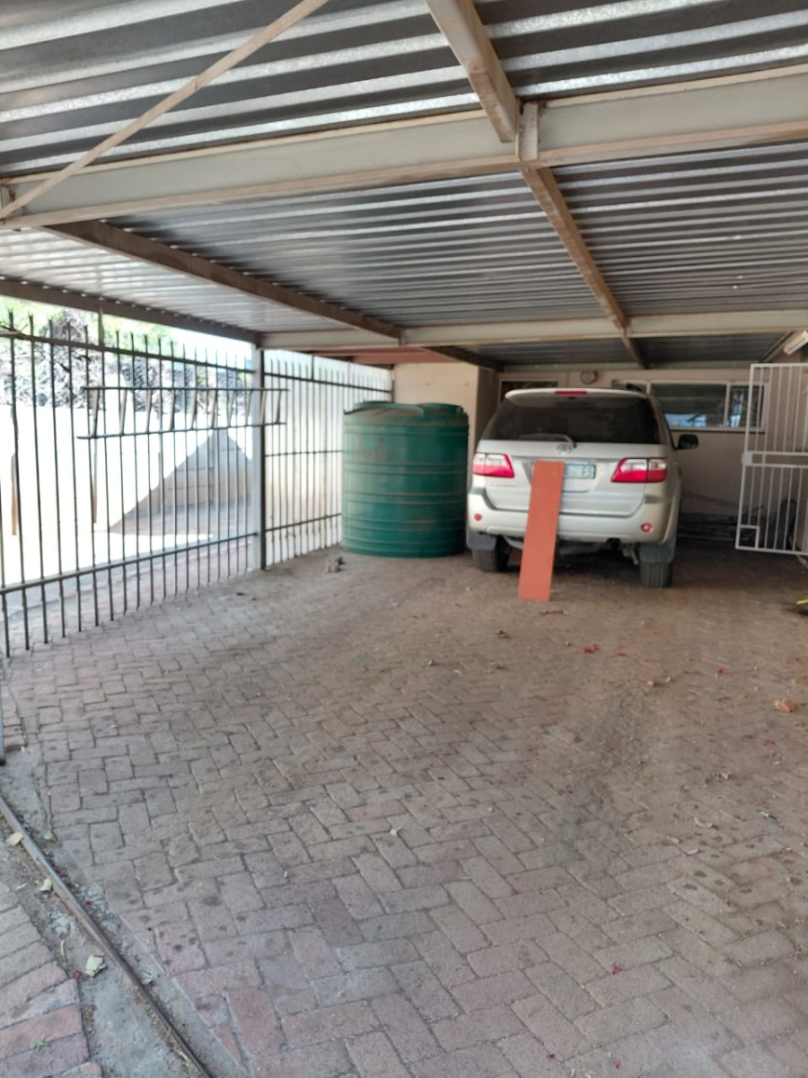 To Let 4 Bedroom Property for Rent in Universitas Free State